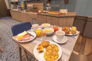 thumbnail: Restaurant