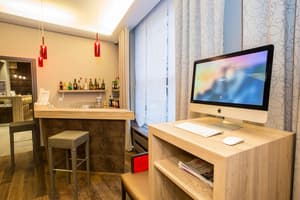 thumbnail: Bar (on property)