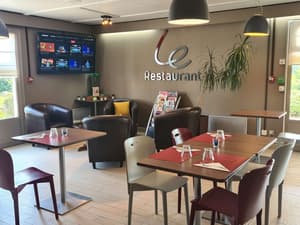 thumbnail: Restaurant