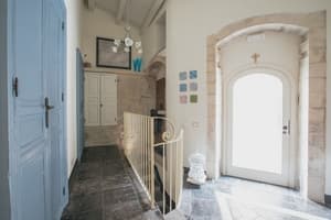 thumbnail: Hallway