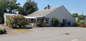 thumbnail: Front of property