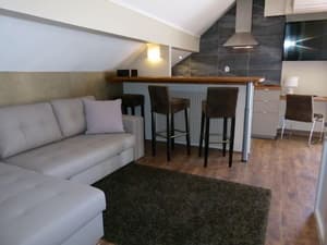 thumbnail: Lounge