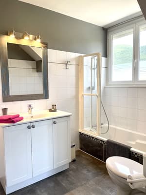 thumbnail: Bathroom