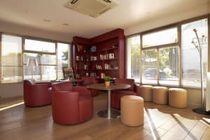 thumbnail: Bar (on property)