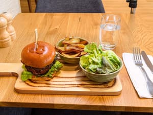 thumbnail: Restaurant