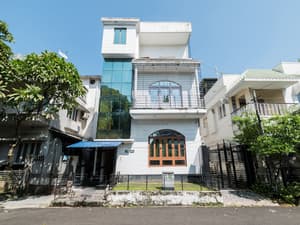 thumbnail: Front of property