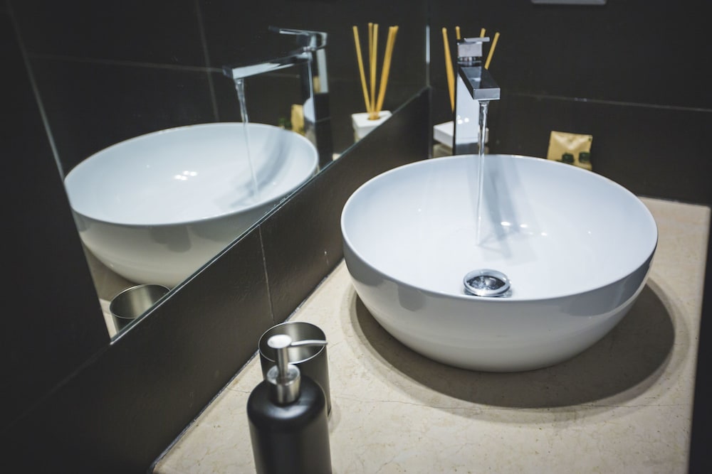 Bathroom sink