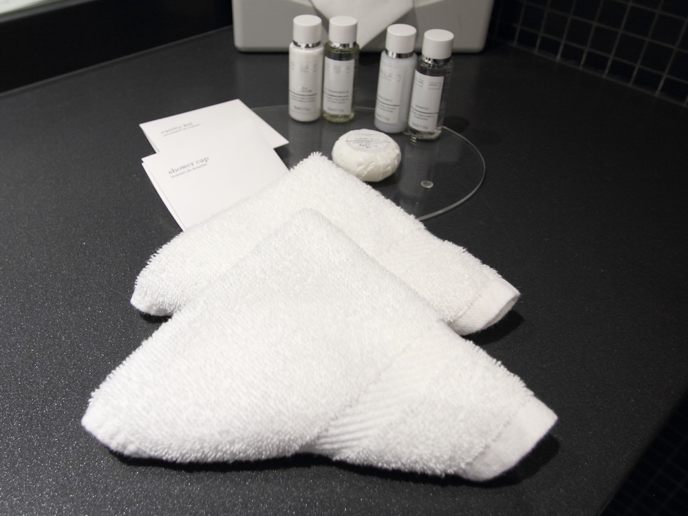 Bathroom amenities