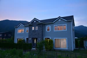 thumbnail: Exterior