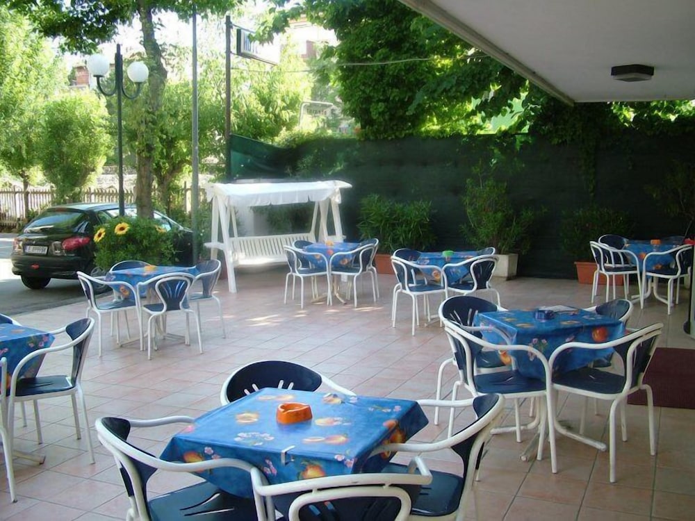 Restaurant-cafeteria
