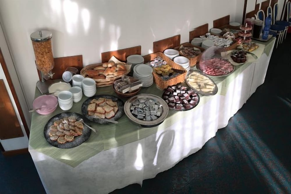 Restaurant-cafeteria