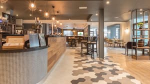 thumbnail: Bar (on property)