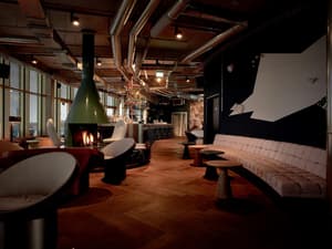 thumbnail: Bar (on property)