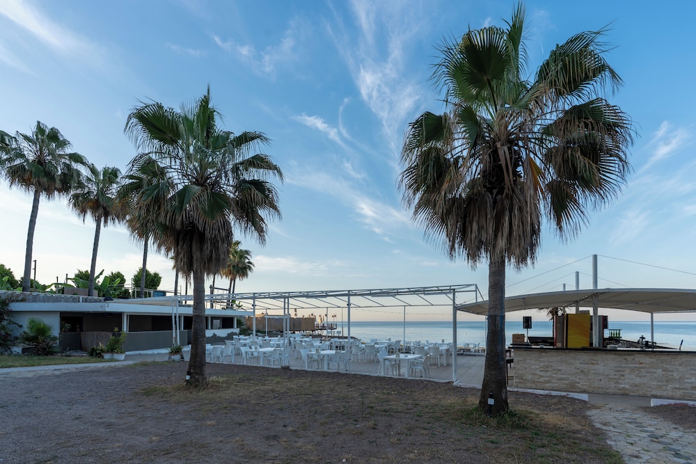 Beach bar