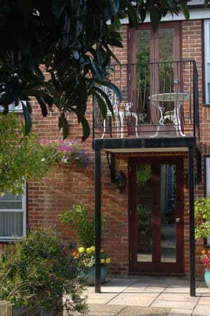 thumbnail: Courtyard view