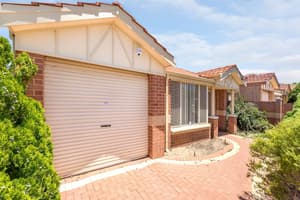 thumbnail: Front of property