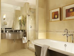 thumbnail: Deep soaking bathtub