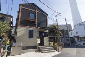 thumbnail: Front of property