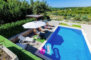 thumbnail: Pool