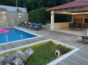 thumbnail: Pool
