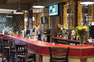 thumbnail: Bar (on property)