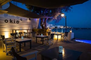thumbnail: Bar (on property)