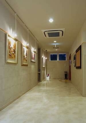 thumbnail: Hallway
