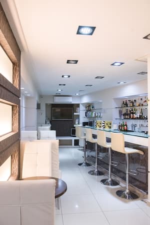 thumbnail: Bar (on property)