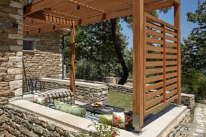thumbnail: Outdoor dining