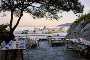 thumbnail: Outdoor dining
