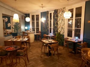 thumbnail: Breakfast area