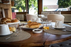 thumbnail: Breakfast area