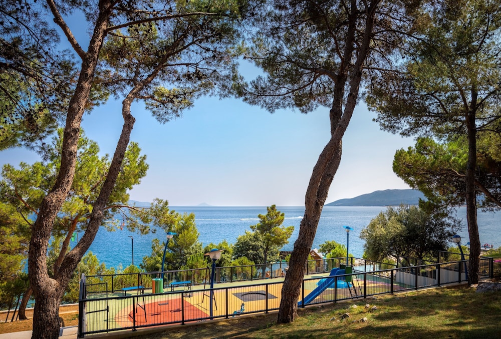 Children's play area - outdoor
