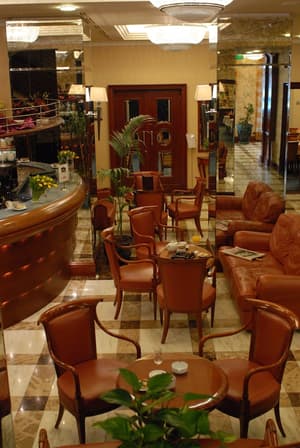 thumbnail: Bar (on property)