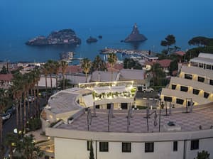 thumbnail: Exterior