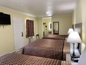 thumbnail: Front of property