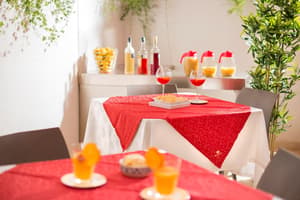 thumbnail: Outdoor dining