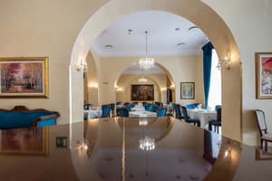 thumbnail: Restaurant