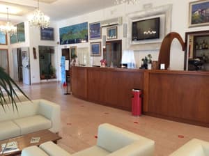 thumbnail: Reception