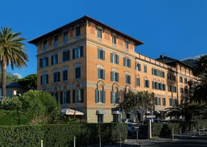 thumbnail: Exterior