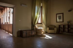 thumbnail: Interior entrance