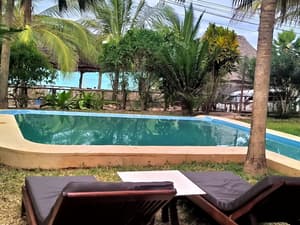 thumbnail: Front of property