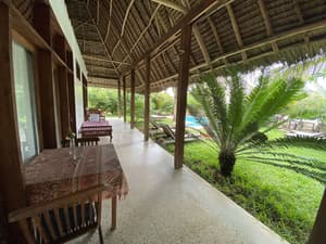 thumbnail: Front of property