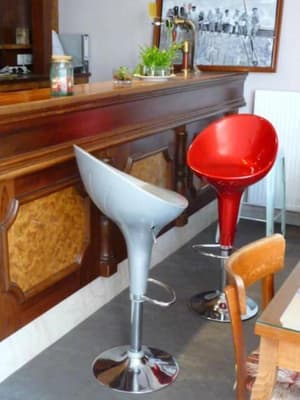 thumbnail: Bar (on property)