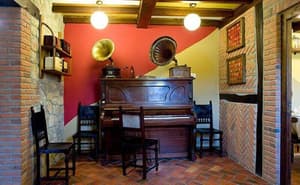 thumbnail: Interior detail