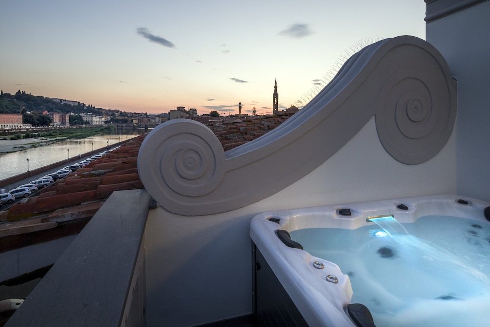 Private spa tub