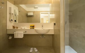 thumbnail: Room amenity