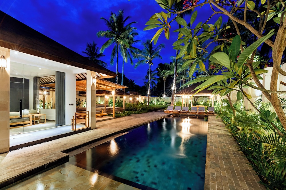 Private pool