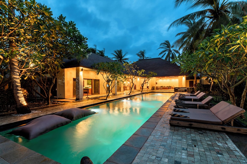Private pool