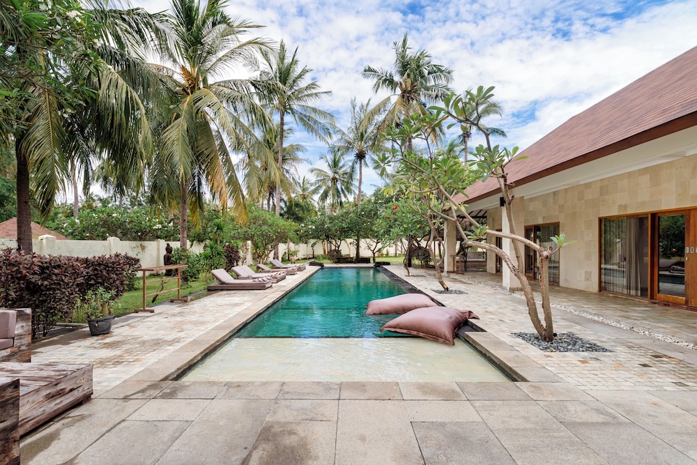 Private pool
